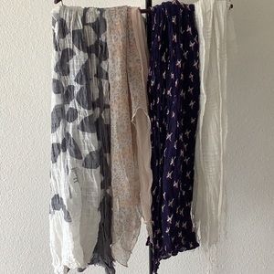 Women scarves